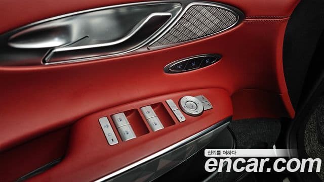 Genesis GV70 2024 — Photo 19/20