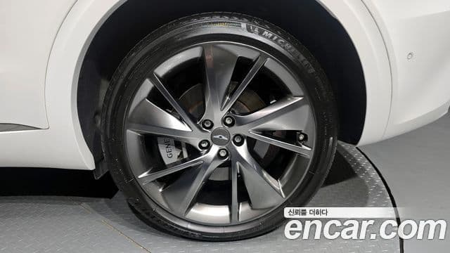 Genesis GV70 2023 — ფოტო 4/20