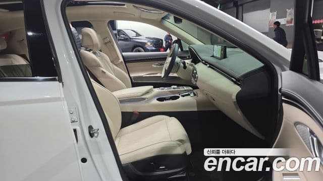 Genesis GV70 2023 — фото 8 из 20