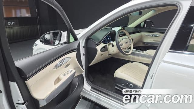 Genesis GV70 2023 — ფოტო 11/20
