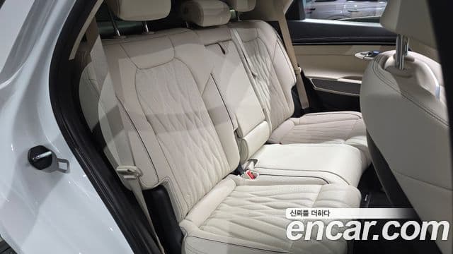 Genesis GV70 2023 — ფოტო 12/20