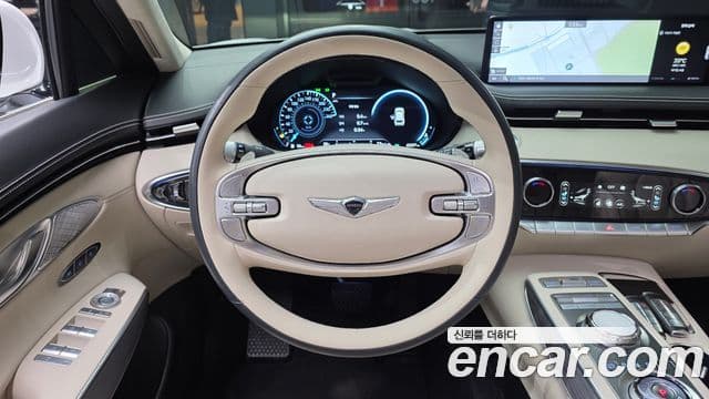 Genesis GV70 2023 — ფოტო 13/20