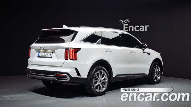Kia Sorento 2023 — ფოტო 2/20
