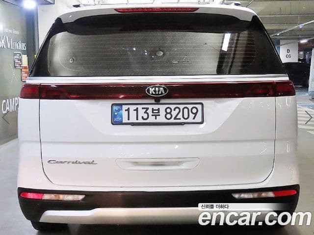 Kia Carnival 2021 — фото 5 из 20