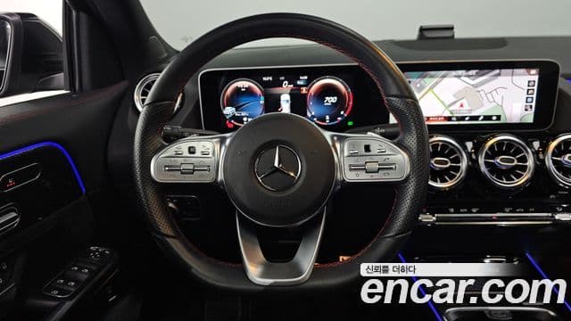 Mercedes-Benz GLA-Class 2020 — Şəkil 14/20