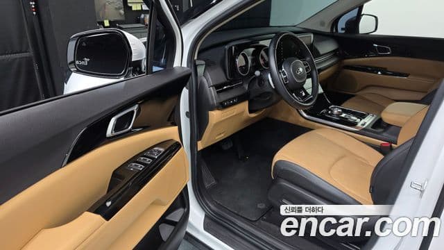 Kia Carnival 2021 — ფოტო 10/20