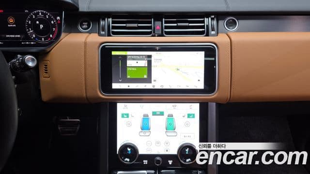 Land Rover Range Rover 2021 — ფოტო 16/20