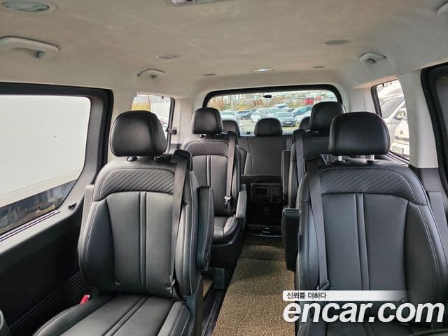 Hyundai Staria 2021 — фото 8 из 19