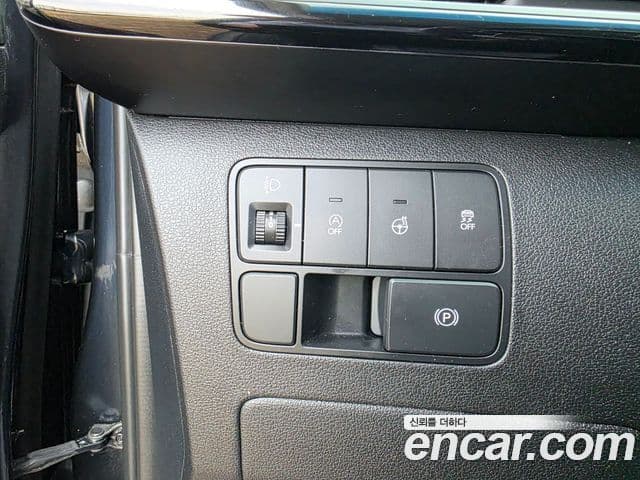 Hyundai Staria 2021 — ფოტო 14/19