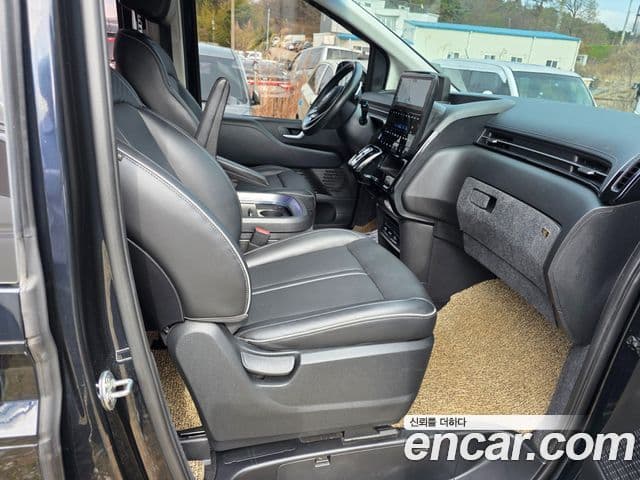 Hyundai Staria 2021 — ფოტო 16/19