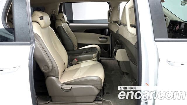 Kia Carnival 2022 — Фото 12/20