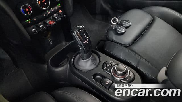 Mini Cooper S 2022 — фото 8 из 20
