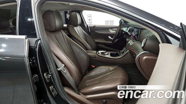 Mercedes-Benz CLS-Class 2020 — Photo 2/20