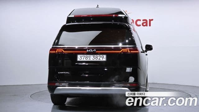 Kia Carnival 2022 — ფოტო 3/20