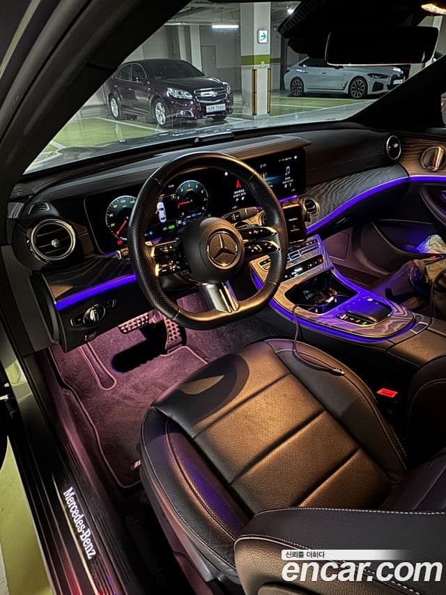 Mercedes-Benz E-Class 2023 — ფოტო 11/14