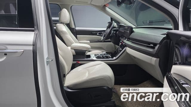 Kia Carnival 2023 — Фото 12/20