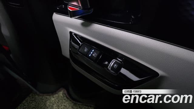 Kia Carnival 2023 — Фото 18/20