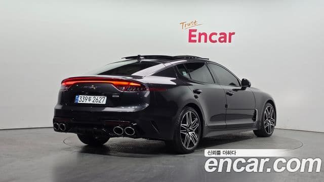 Kia Stinger 2021 — Фото 2/20