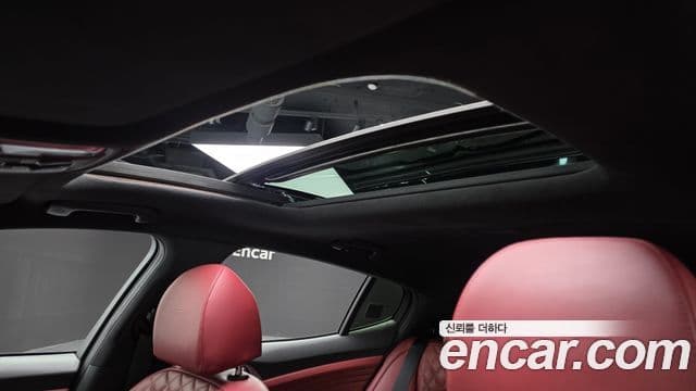 Kia Stinger 2021 — Фото 17/20