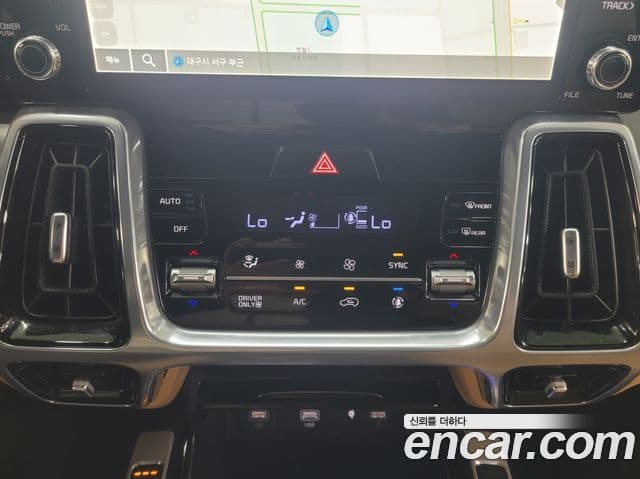 Kia Sorento 2023 — ფოტო 6/20