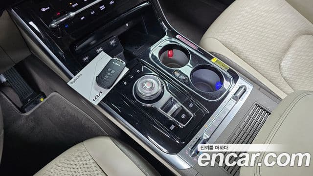 Kia Carnival 2022 — ფოტო 9/20
