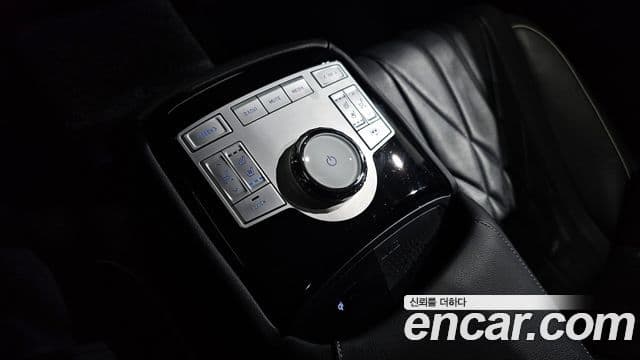 Genesis Electrified G80 2023 — фото 18 из 20