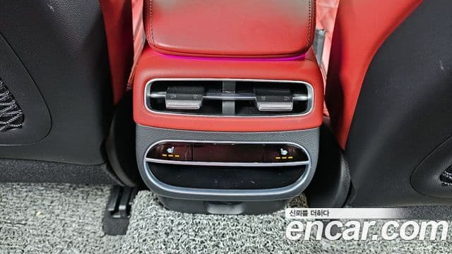 Genesis GV70 2023 — ფოტო 19/20