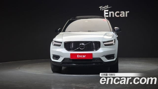 Volvo XC40 2021 — ფოტო 3/20
