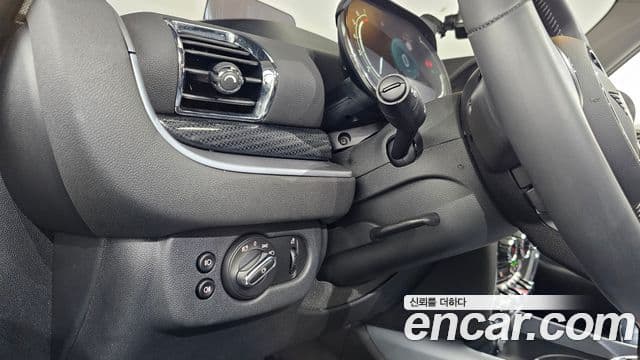 Mini Cooper S Clubman 2022 — ფოტო 15/20