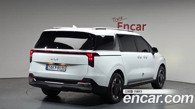 Kia Carnival 2024 — ფოტო 2/20