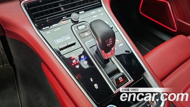 Porsche Panamera 2020 — Фото 9/20