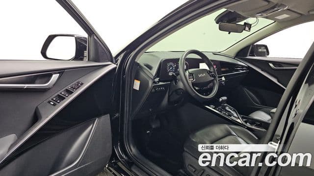 Kia Niro 2022 — ფოტო 10/20