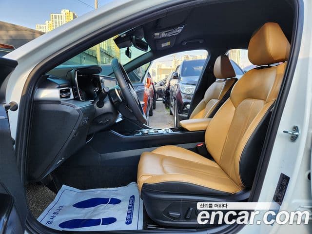 Kia K5 2021 — Şəkil 10/20