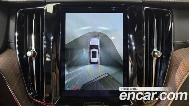 Volvo XC60 2022 — фото 14 из 20