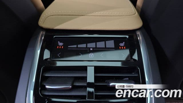 Volvo XC60 2022 — фото 18 из 20