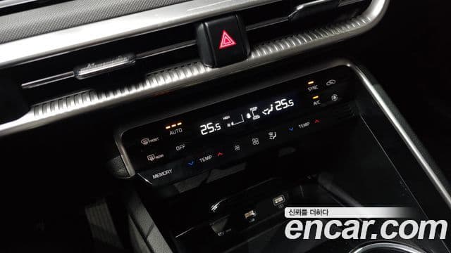 Kia K5 2022 — ფოტო 17/20
