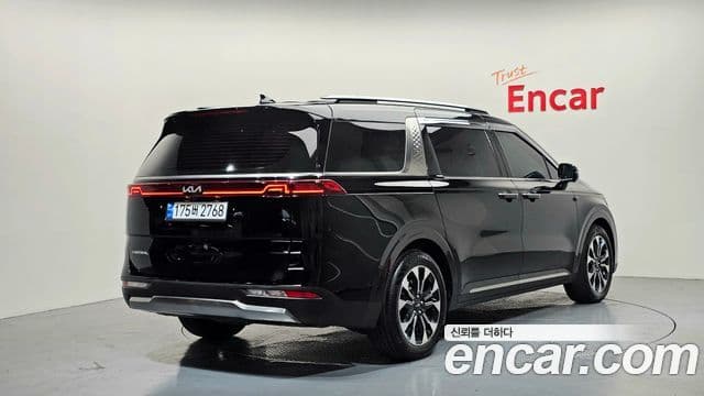 Kia Carnival 2023 — Фото 2/20