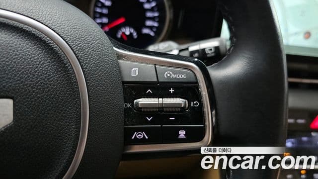 Kia Carnival 2022 — Фото 18/20