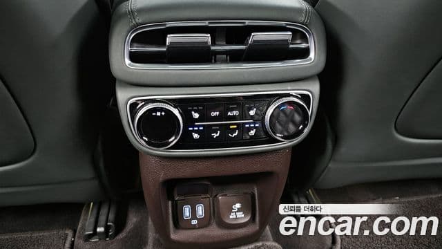 Genesis GV80 2020 — ფოტო 18/20