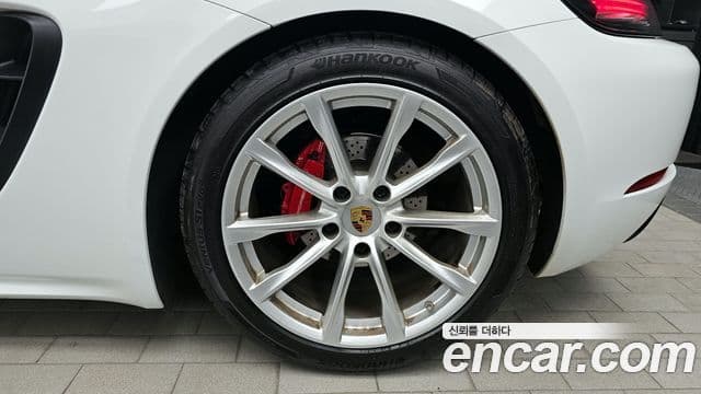 Porsche 718 Cayman 2020 — Photo 1/38
