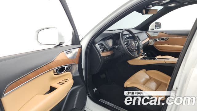 Volvo XC90 2019 — ფოტო 10/20