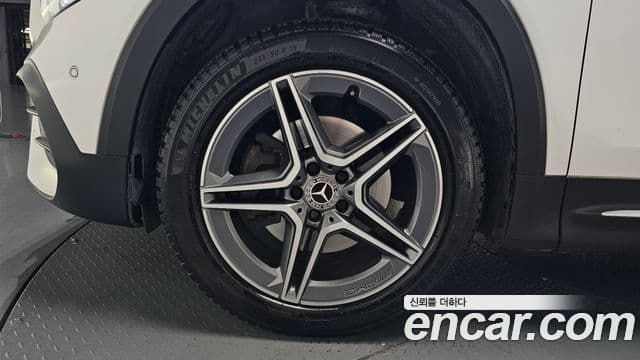 Mercedes-Benz GLB-Class 2021 — ფოტო 5/20