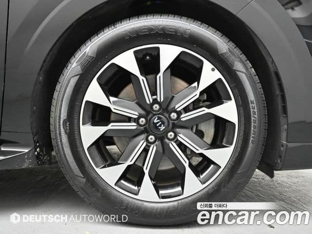 Kia Carnival 2021 — ფოტო 4/20