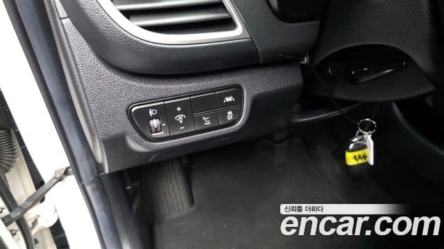 Kia Seltos 2020 — Şəkil 21/32