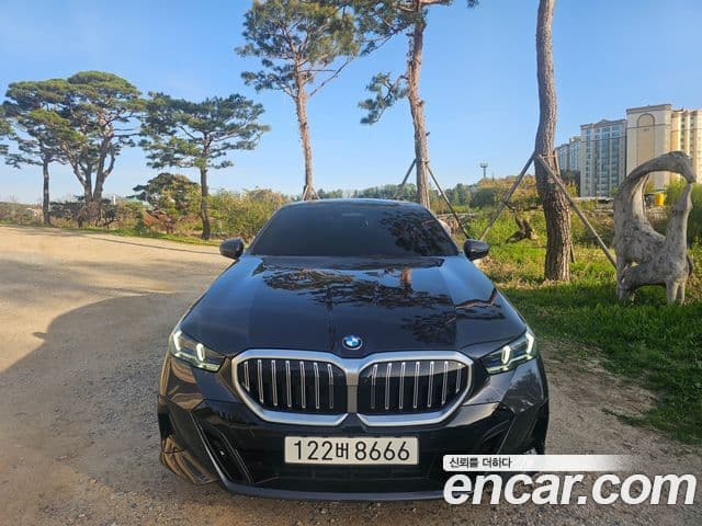 BMW 5 Series 2025 — ფოტო 9/18