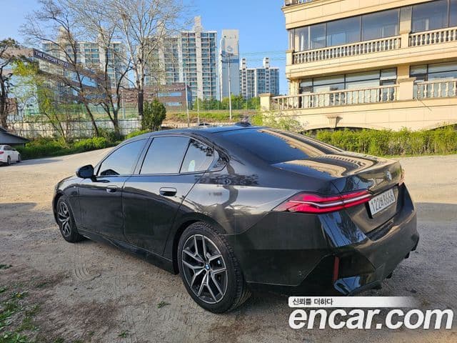 BMW 5 Series 2025 — ფოტო 3/18