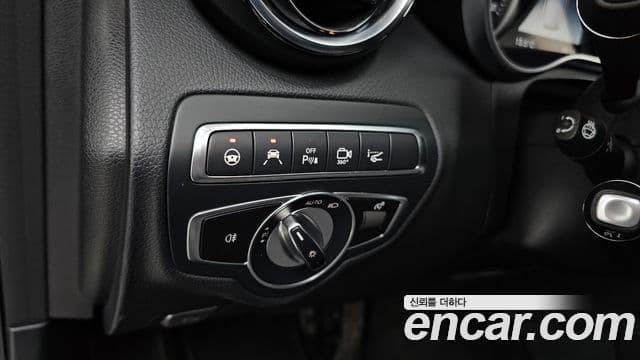 Mercedes-Benz GLC-Class 2019 — Şəkil 18/20