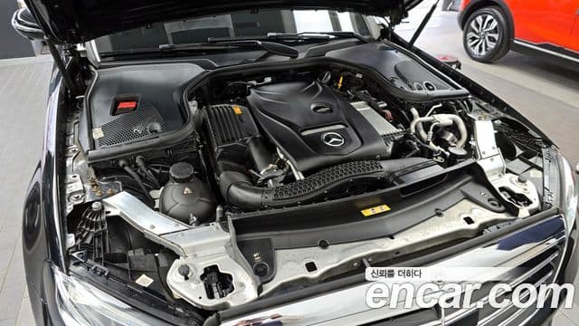 Mercedes-Benz E-Class 2020 — ფოტო 6/20