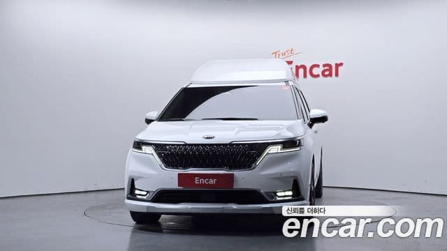 Kia Carnival 2021 — ფოტო 3/20