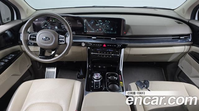 Kia Carnival 2021 — ფოტო 7/20